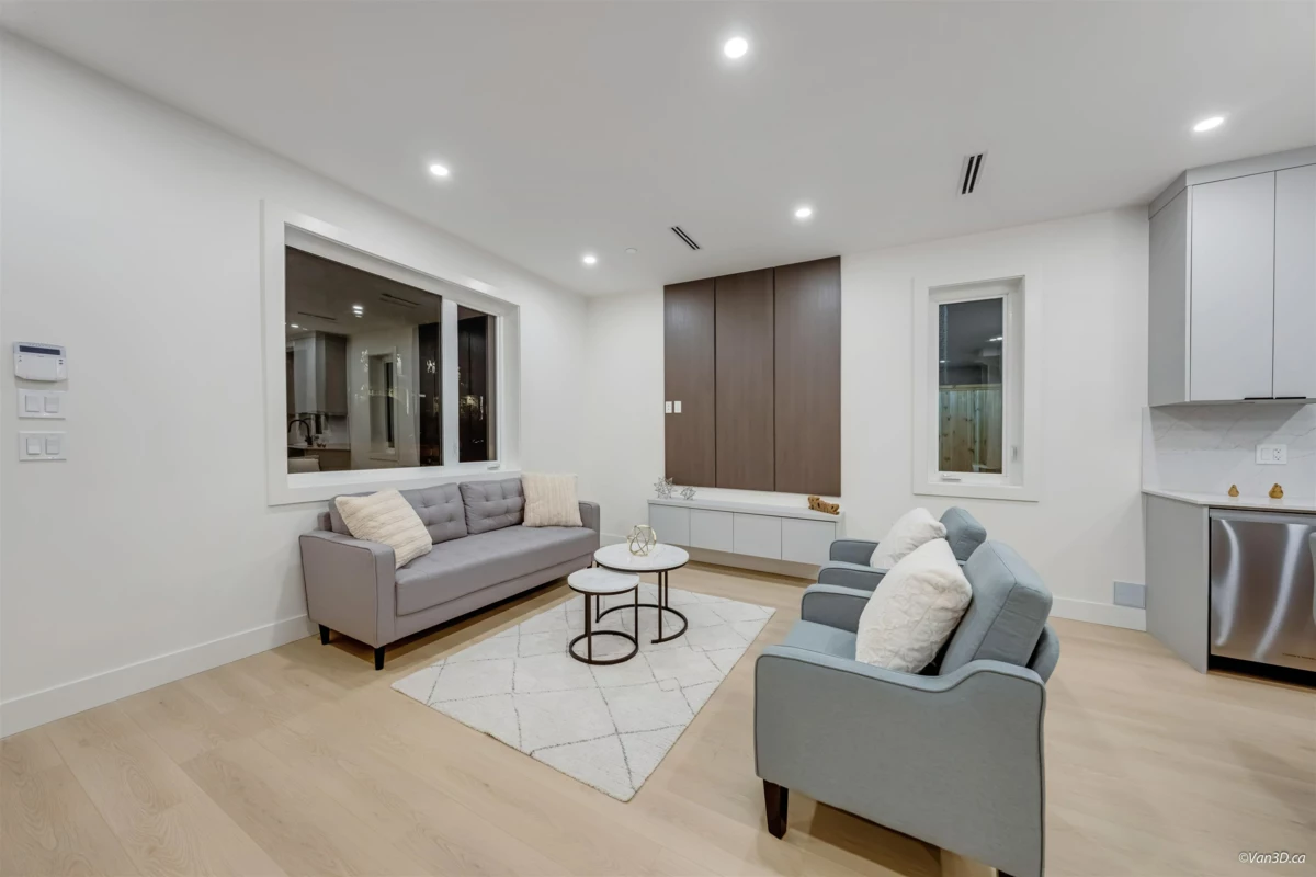 Living Room Photo of 1 6730 Heather Street, Vancouver, BC