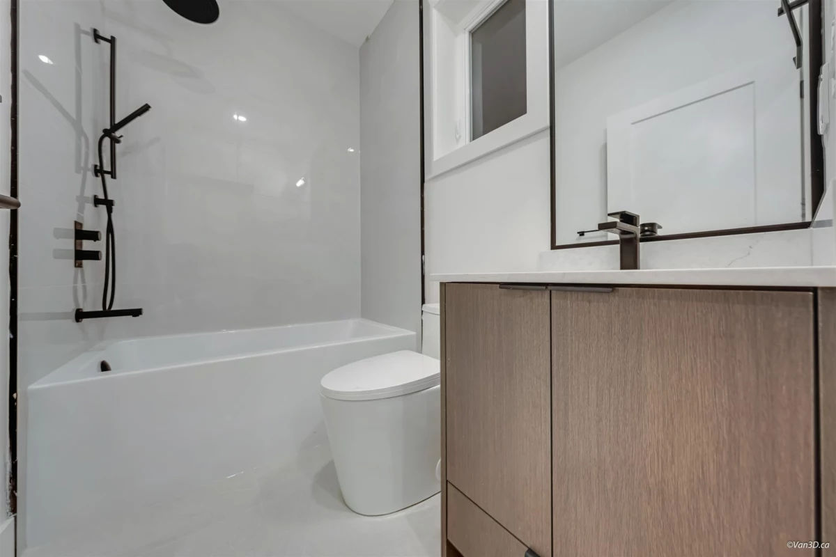 Mudroom Photo of 1 6730 Heather Street, Vancouver, BC