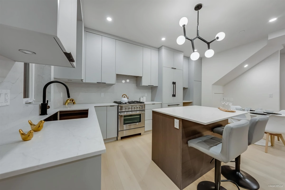 Primary Bedroom Photo of 1 6730 Heather Street, Vancouver, BC