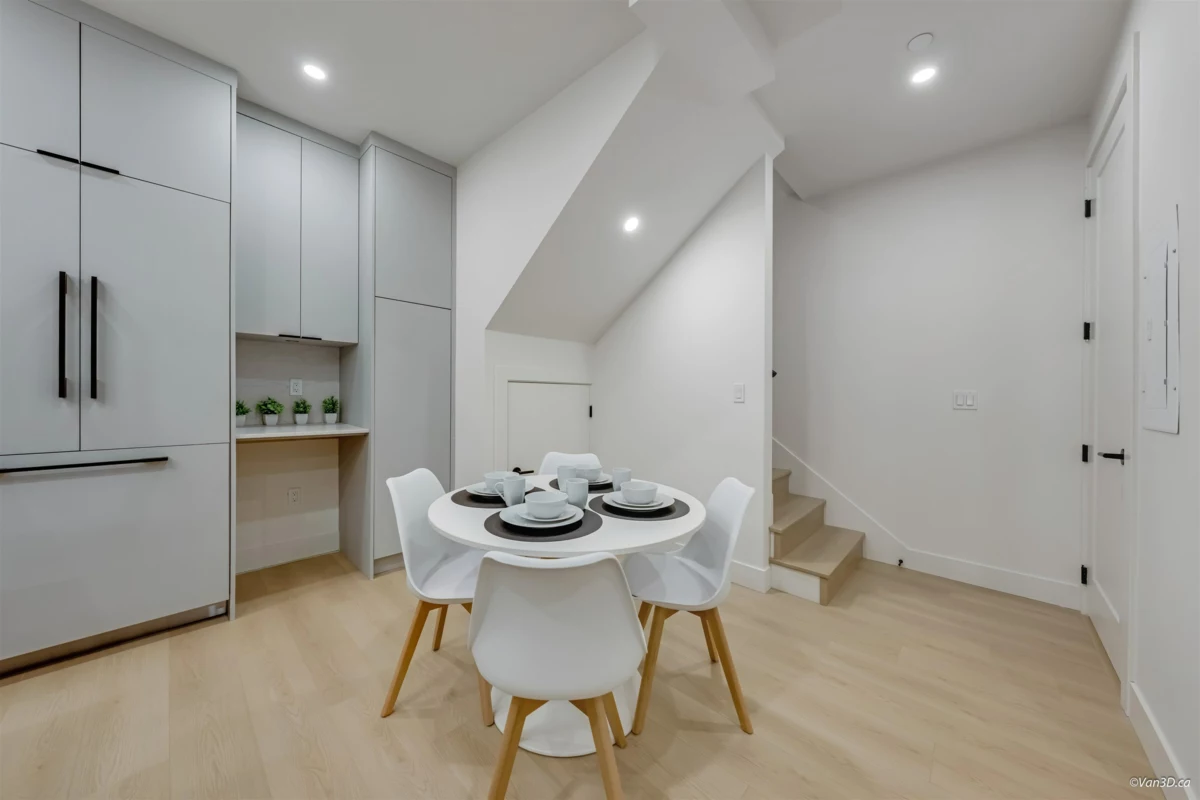 Walk-In Closet Photo of 1 6730 Heather Street, Vancouver, BC