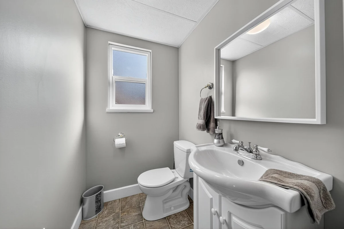 Basement Recreation Room Photo of 20140 Bruce Avenue, Maple Ridge, BC