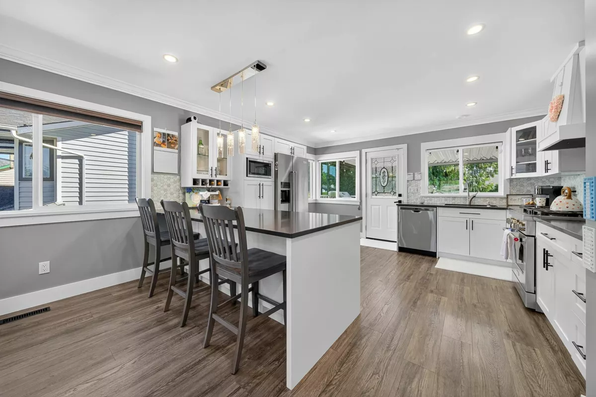 Dining Area Photo of 20140 Bruce Avenue, Maple Ridge, BC