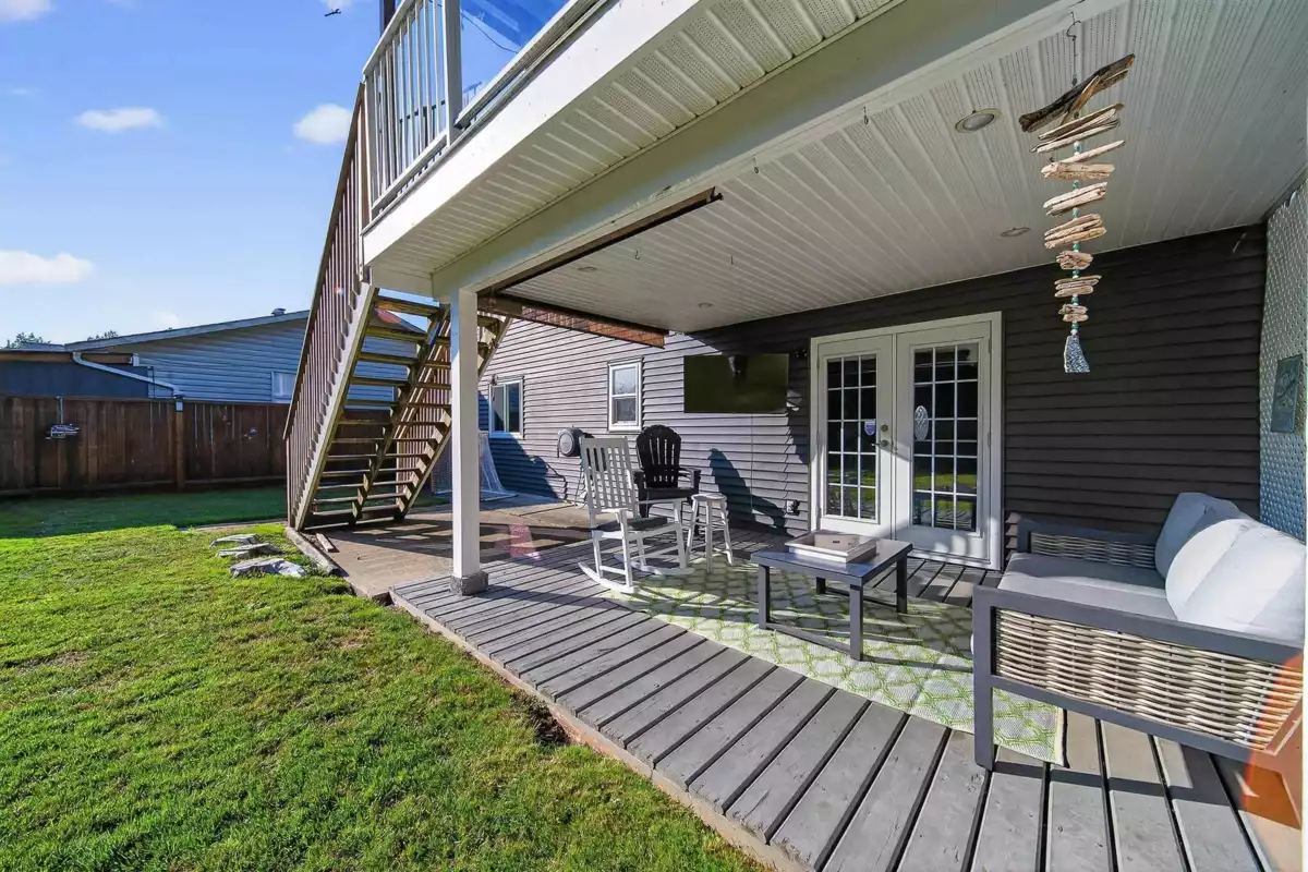 Hallway Photo of 20140 Bruce Avenue, Maple Ridge, BC
