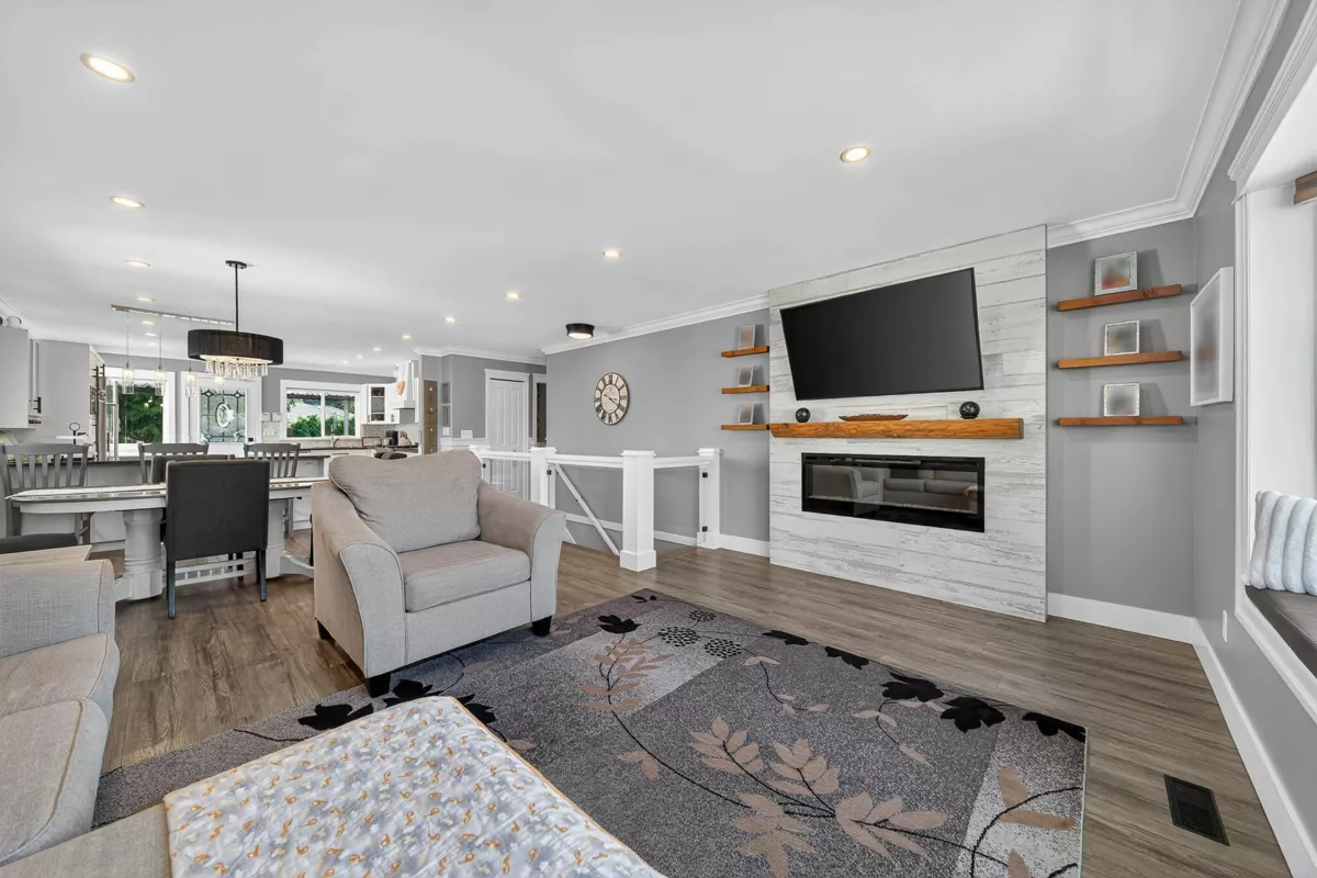 Living Room Photo of 20140 Bruce Avenue, Maple Ridge, BC