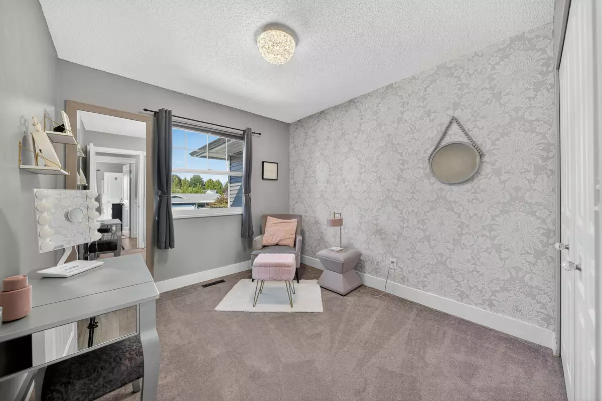 Walk-In Closet Photo of 20140 Bruce Avenue, Maple Ridge, BC