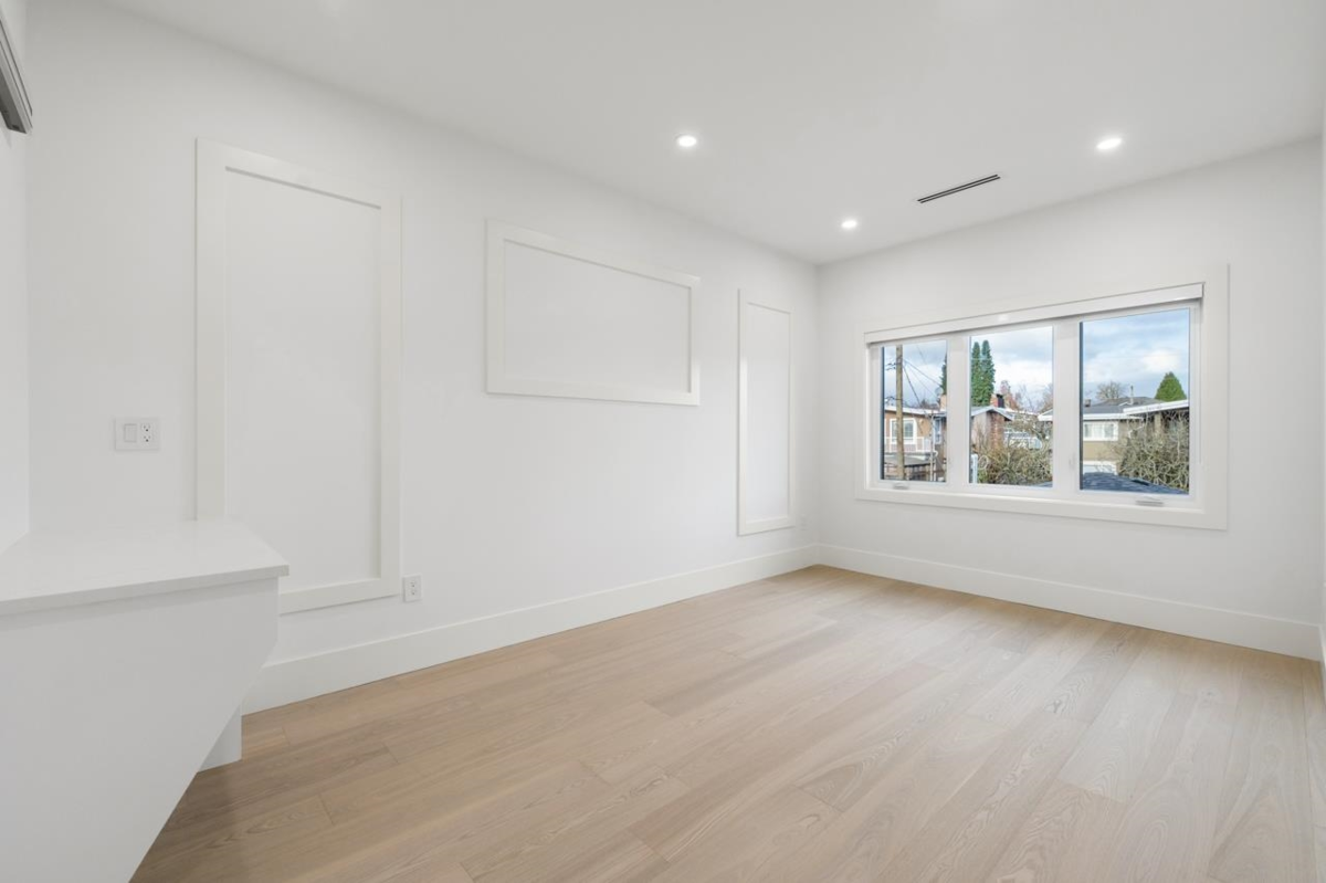 Basement Recreation Room Photo of 2 6691 Winch Street, Burnaby, BC