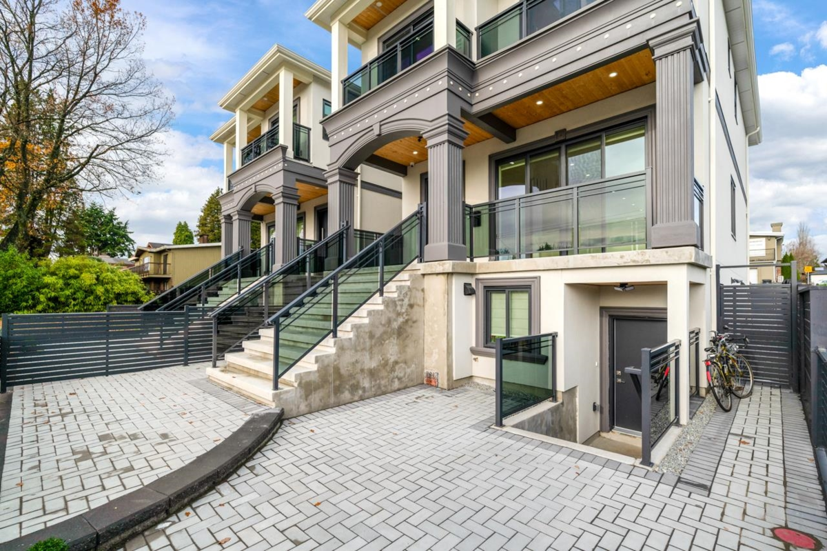 Living Room Photo of 2 6691 Winch Street, Burnaby, BC