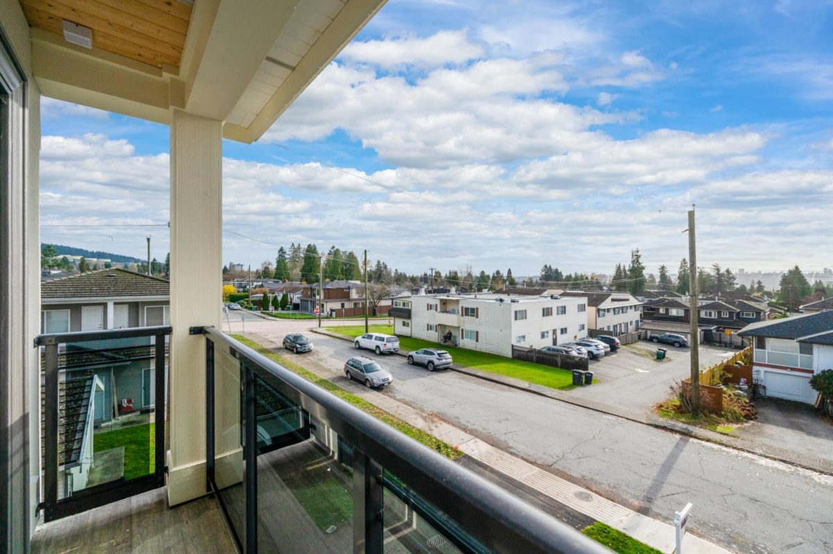 Outdoor Patio Photo of 2 6691 Winch Street, Burnaby, BC