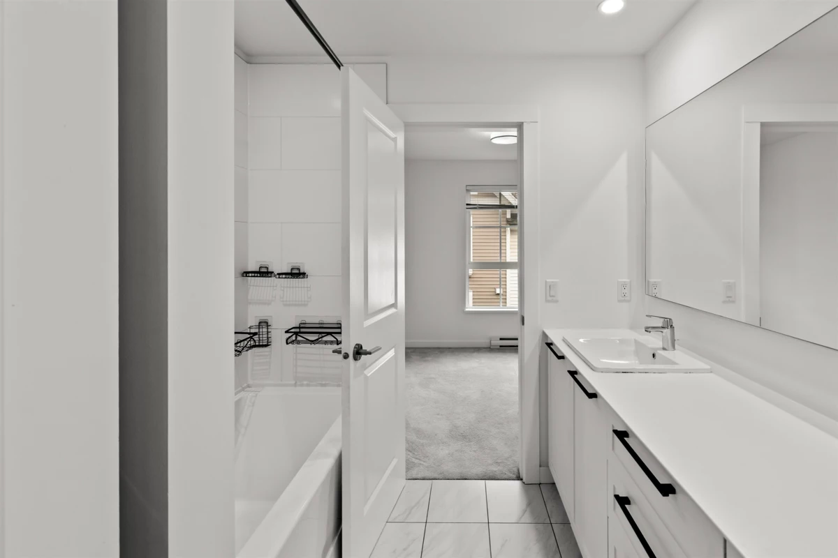 Basement Recreation Room Photo of 11 2838 Livingstone Avenue, Abbotsford, BC