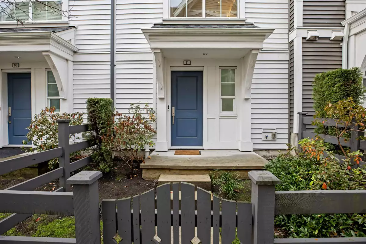 Exterior Front Photo of 11 2838 Livingstone Avenue, Abbotsford, BC