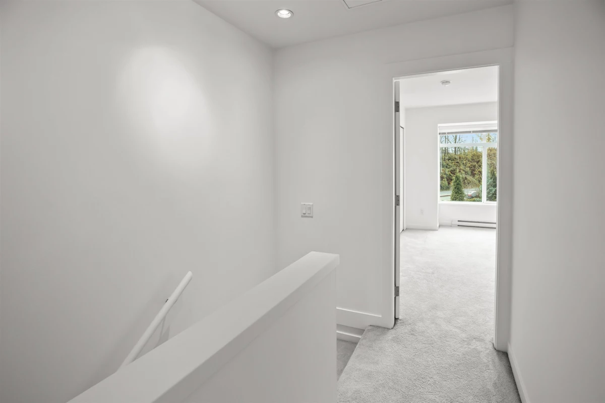 Guest Bathroom Photo of 11 2838 Livingstone Avenue, Abbotsford, BC