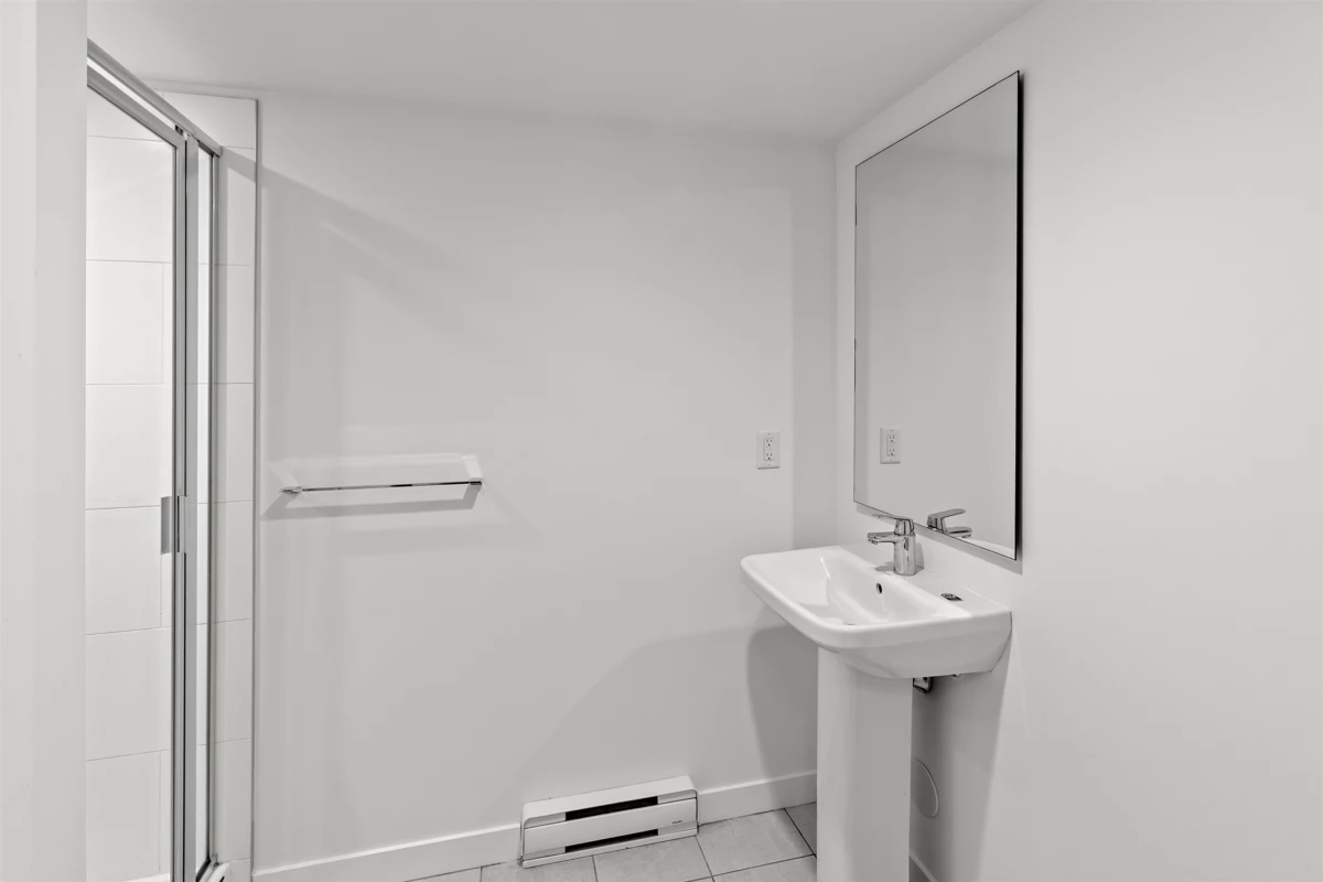 Kitchen Photo of 11 2838 Livingstone Avenue, Abbotsford, BC