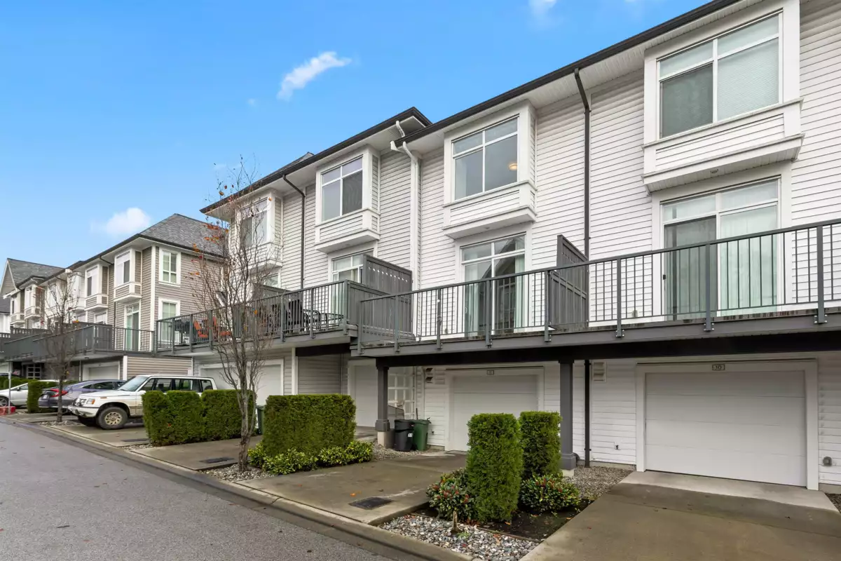 Outdoor Patio Photo of 11 2838 Livingstone Avenue, Abbotsford, BC
