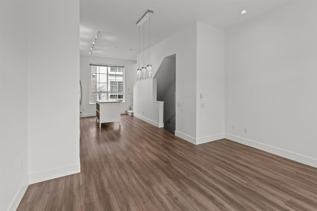 Primary Bathroom Photo of 11 2838 Livingstone Avenue, Abbotsford, BC