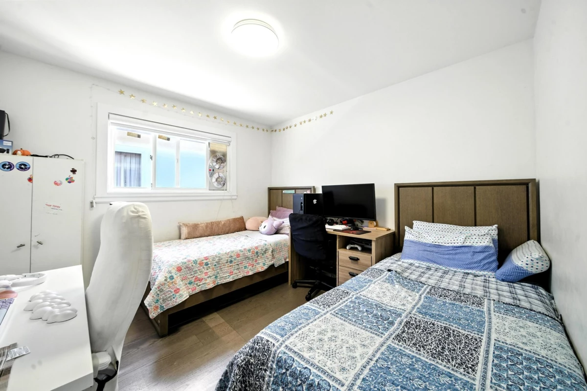 Kitchen Photo of 2545 E 43rd Avenue, Vancouver, BC