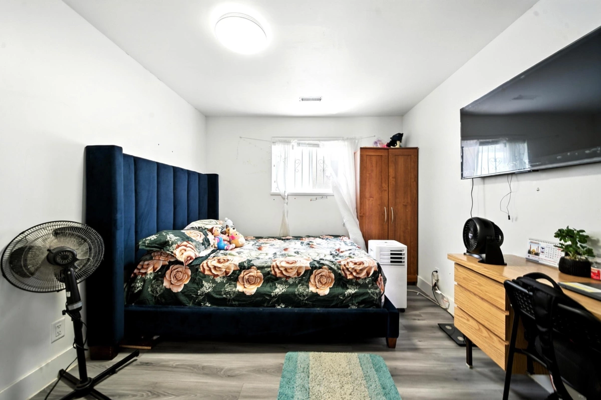 Staircase Photo of 2545 E 43rd Avenue, Vancouver, BC