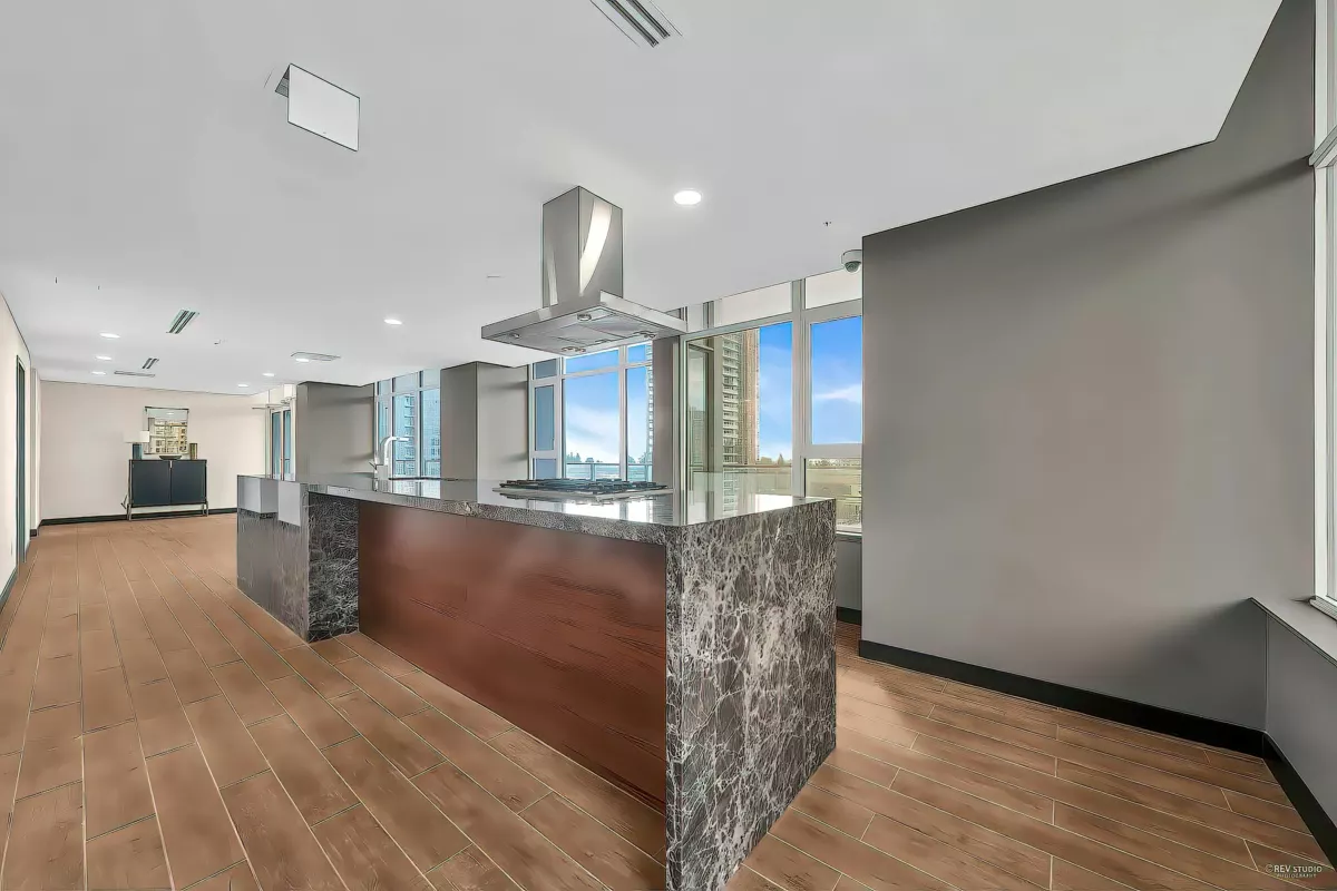 Garden / Landscaping Photo of 3804 6383 Mckay Avenue, Burnaby, BC