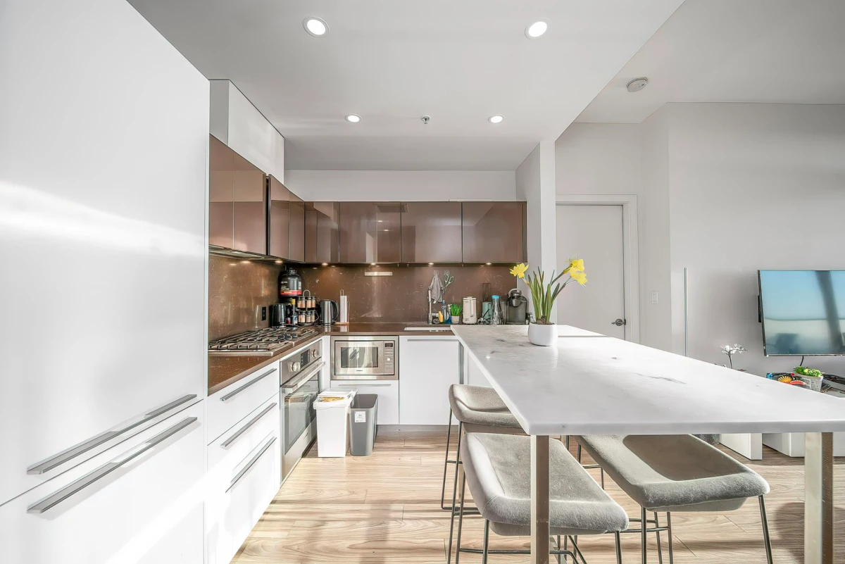 Walk-In Closet Photo of 3804 6383 Mckay Avenue, Burnaby, BC