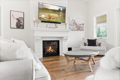 Breakfast Nook Photo of 4491 Bench Road, Chilliwack, BC