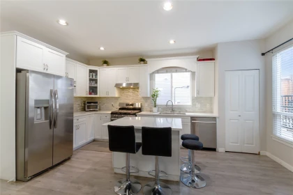 Kitchen Island Photo of 5653 148a Street, Surrey, BC
