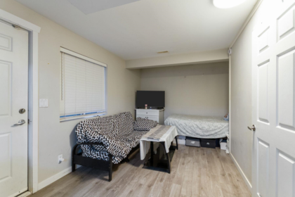 Laundry Room Photo of 5653 148a Street, Surrey, BC