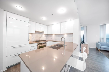 1206 5883 Barker Avenue, Burnaby, BC, Burnaby — Apartment/Condo for sale