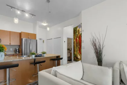 Basement Recreation Room Photo of 516 13733 107a Avenue, Surrey, BC