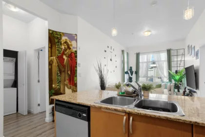 Breakfast Nook Photo of 516 13733 107a Avenue, Surrey, BC