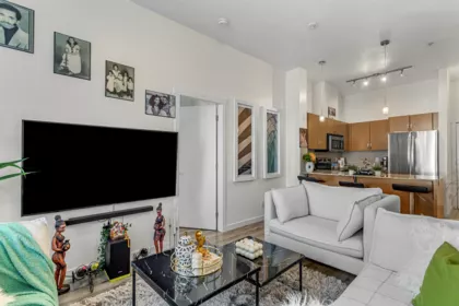 Kitchen Photo of 516 13733 107a Avenue, Surrey, BC