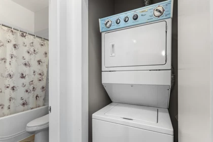 Mudroom Photo of 516 13733 107a Avenue, Surrey, BC