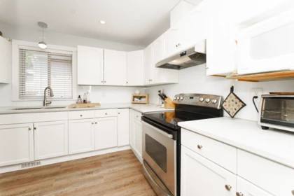 Kitchen Photo of 33106 Best Avenue, Mission, BC