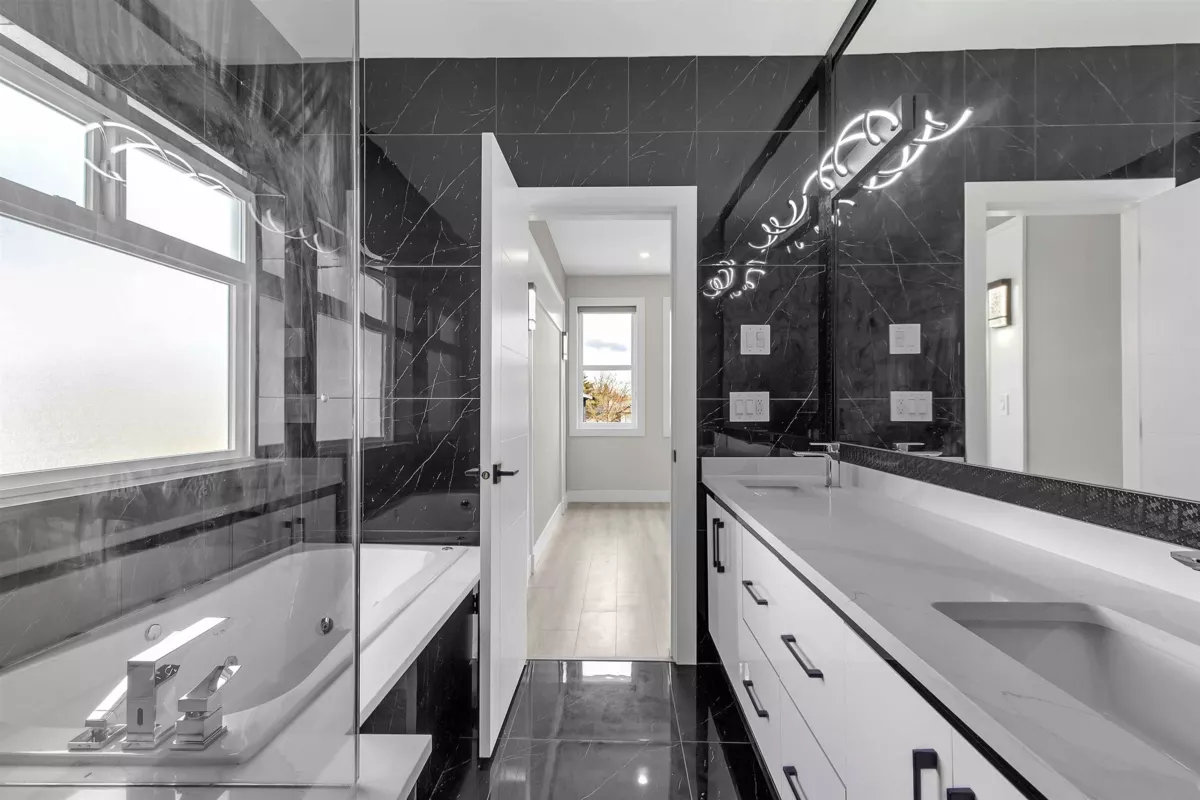 Backyard Photo of 5942 168 Street, Surrey, BC