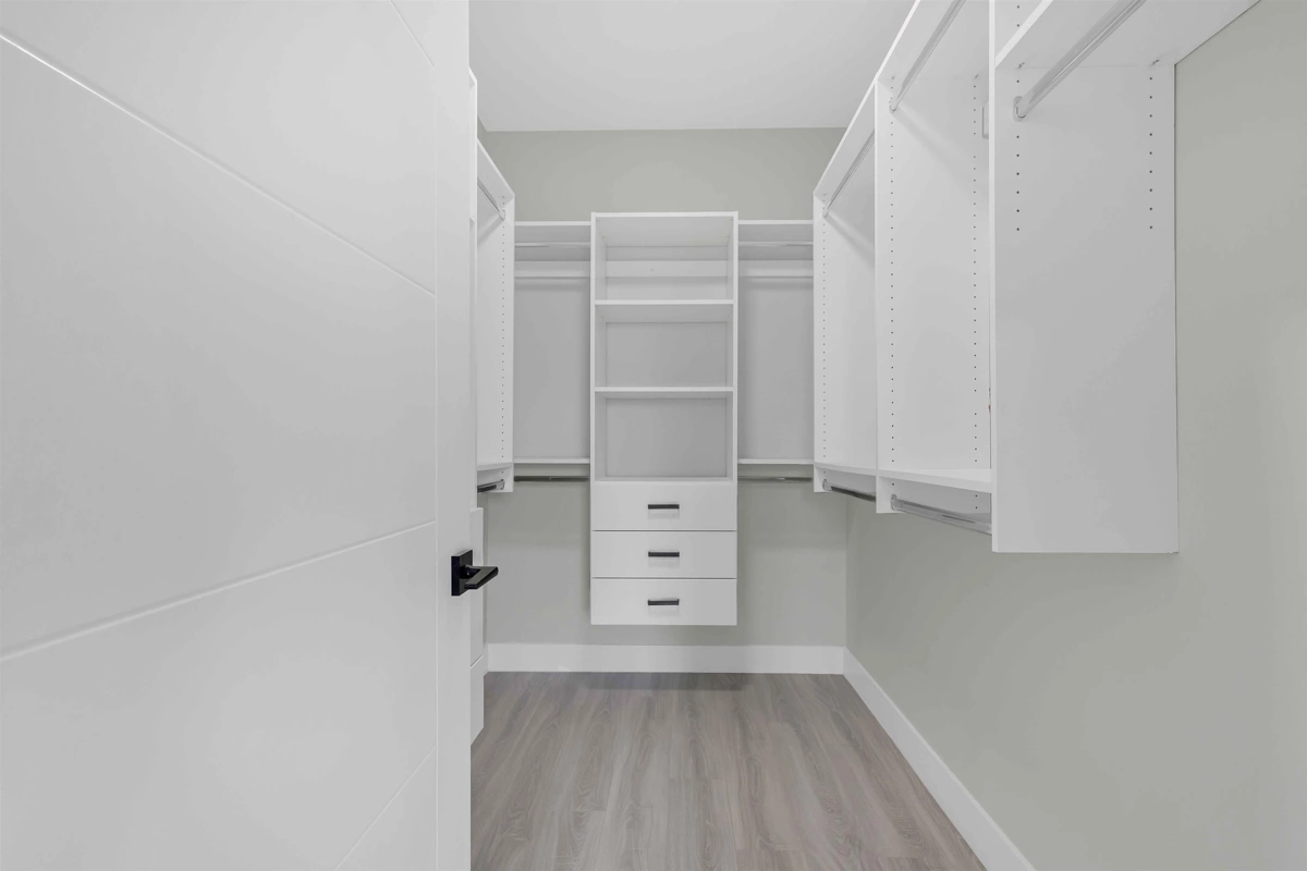 Front Yard Photo of 5942 168 Street, Surrey, BC