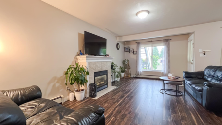 Guest Bathroom Photo of 1553 Burrill Avenue, North Vancouver, BC