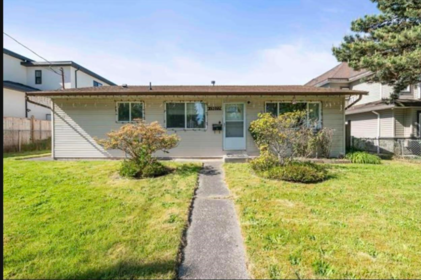 13077 72 Avenue, Surrey, BC, West Newton — 3 bed single family residence for sale