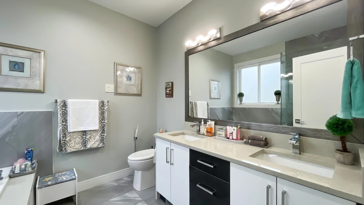 Laundry Room Photo of 58 172 Street, Surrey, BC