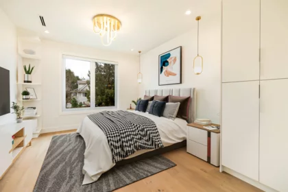 8057 18th Avenue, Burnaby, BC