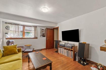 Primary Bedroom Photo of 95 E 15th Avenue, Vancouver, BC
