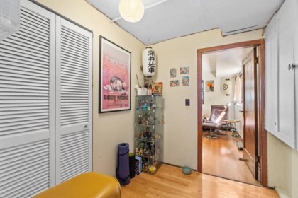 Walk-In Closet Photo of 95 E 15th Avenue, Vancouver, BC