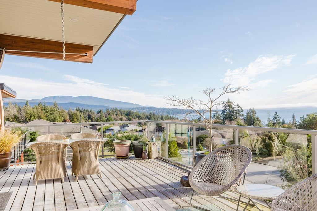 Exterior Front Photo of 6260 Sunrise Boulevard, Sechelt, BC