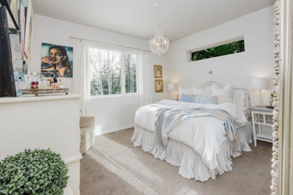 Guest Bathroom Photo of 6260 Sunrise Boulevard, Sechelt, BC