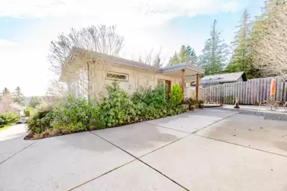 Hot Tub / Spa Photo of 6260 Sunrise Boulevard, Sechelt, BC