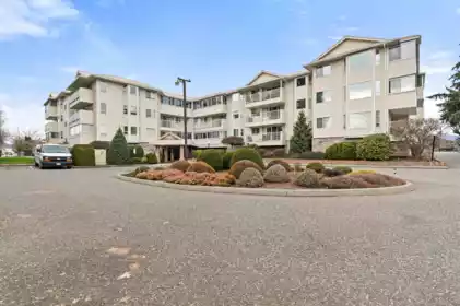 206 8725 Elm Drive, Chilliwack, BC, Chilliwack — Apartment/Condo for sale