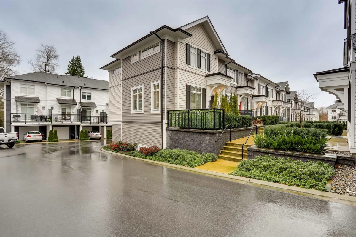 Exterior Front Photo of 118 2070 Oak Meadows Drive, Surrey, BC