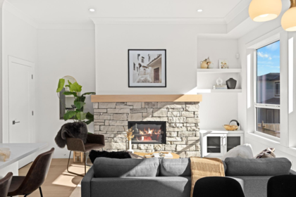 Dining Area Photo of 101 16622 18a Avenue, Surrey, BC