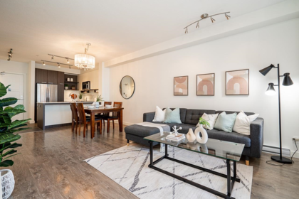 313 553 Foster Avenue, Coquitlam, BC, Coquitlam West — 2 bed apartment/condo for sale