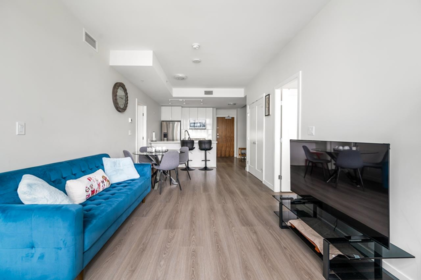 919 8699 Hazelbridge Way, Richmond, BC