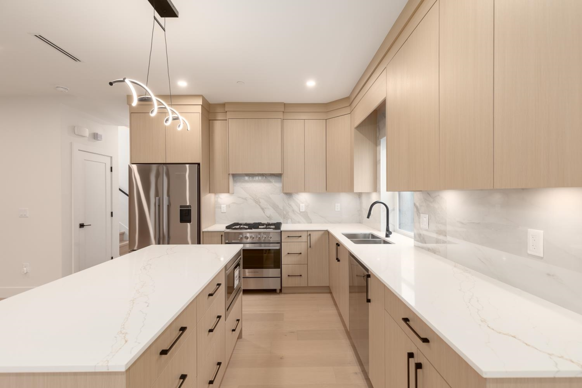 Breakfast Nook Photo of 1 3506 E Pender Street, Vancouver, BC