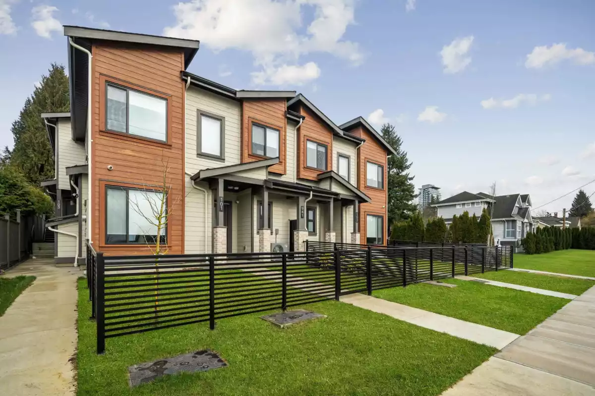 Dining Area Photo of 104 941 Dansey Avenue, Coquitlam, BC