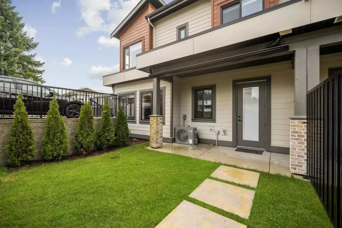 Kitchen Photo of 104 941 Dansey Avenue, Coquitlam, BC
